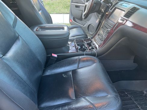 Used 2012 Cadillac Escalade ESV Premium image 1