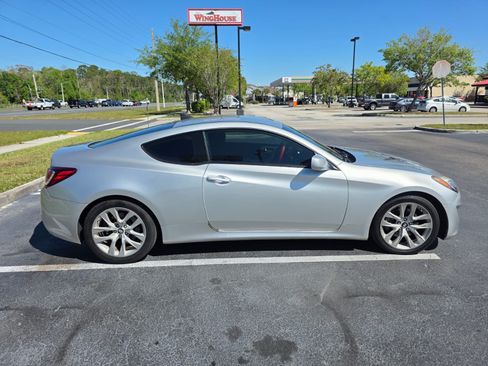 Used 2013 Hyundai Genesis 2.0T image 9