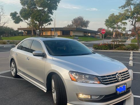 Used 2015 Volkswagen Passat 3.6 SEL Premium image 8