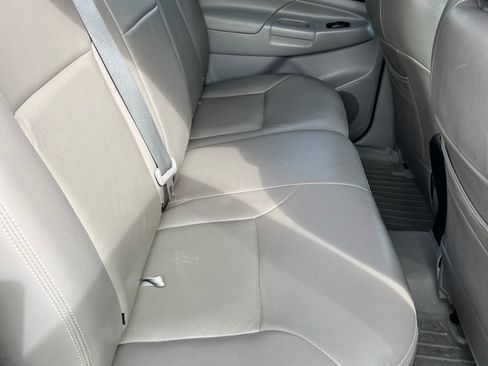 Used 2015 Toyota Tacoma PreRunner w/ TRD Sport Package RWD image 12