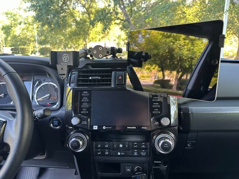 Used 2022 Toyota 4Runner TRD Pro AWD/4WD image 8