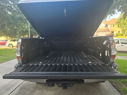 Used 2015 Toyota Tacoma PreRunner w/ TRD Sport Package RWD image 11