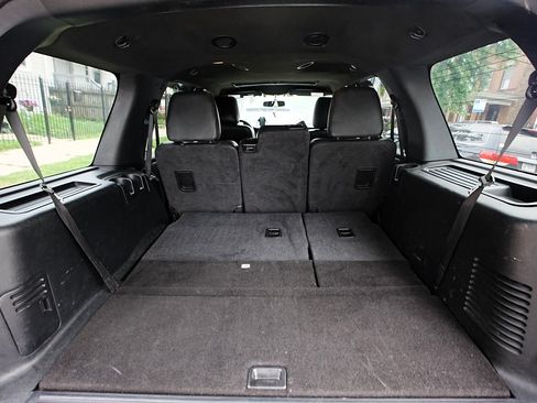 Used 2016 Ford Expedition XLT AWD/4WD image 12