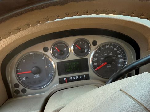 Used 2005 Mercury Monterey Luxury image 1