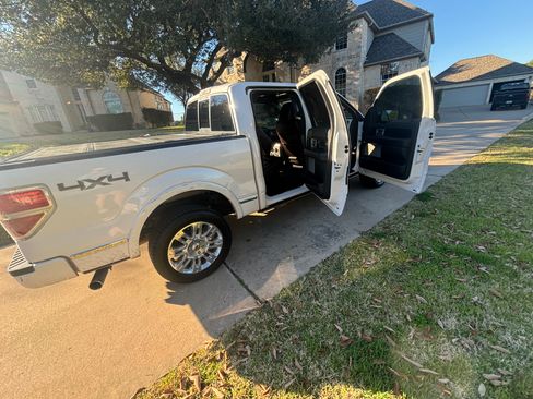 Used 2011 Ford F150 Platinum image 16