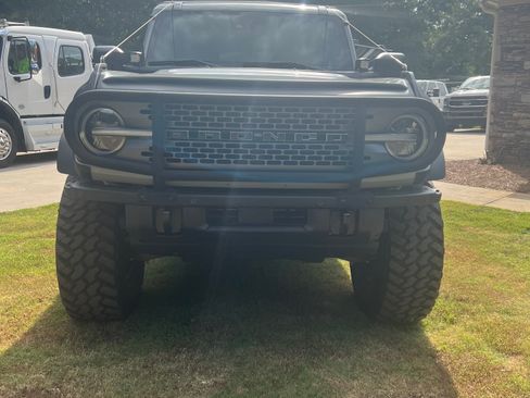 Used 2022 Ford Bronco Badlands image 11