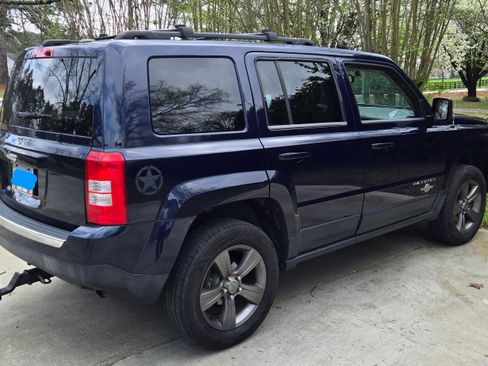 Used 2013 Jeep Patriot Latitude w/ Freedom Edition Pkg image 5