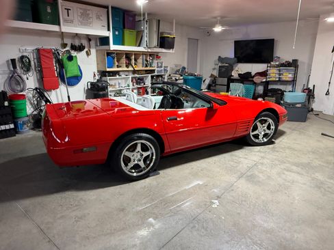 Used 1993 Chevrolet Corvette Convertible RWD image 2