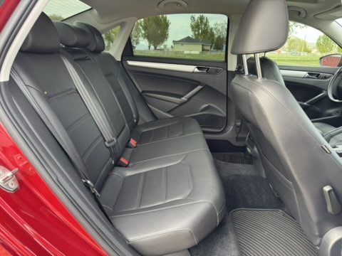 Used 2019 Volkswagen Passat 2.0T Wolfsburg w/ Wheels & Sunroof Package FWD image 18