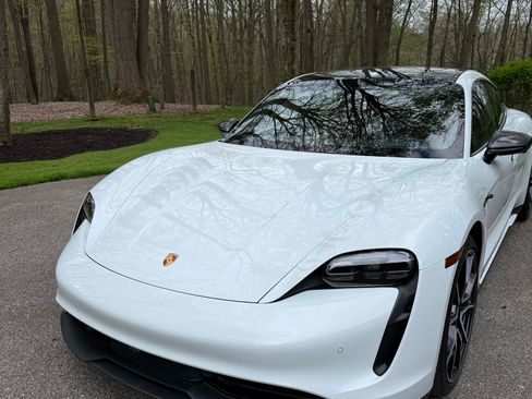 Used 2022 Porsche Taycan 4S AWD/4WD image 1