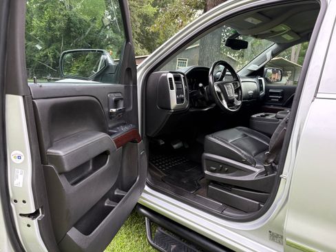 Used 2015 GMC Sierra 1500 SLT w/ SLT Preferred Package RWD image 2