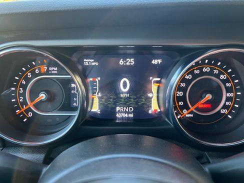 Used 2021 Jeep Gladiator Sport image 18