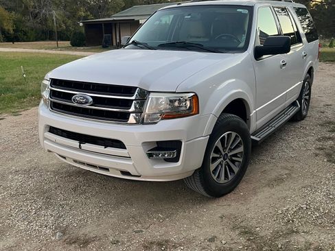 Used 2017 Ford Expedition XLT w/ Equipment Group 202A image 12