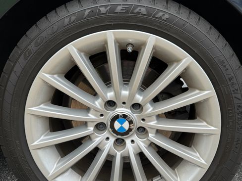 Used 2011 BMW 535i xDrive Sedan AWD/4WD image 20