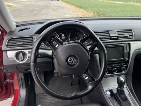 Used 2019 Volkswagen Passat 2.0T Wolfsburg w/ Wheels & Sunroof Package FWD image 5