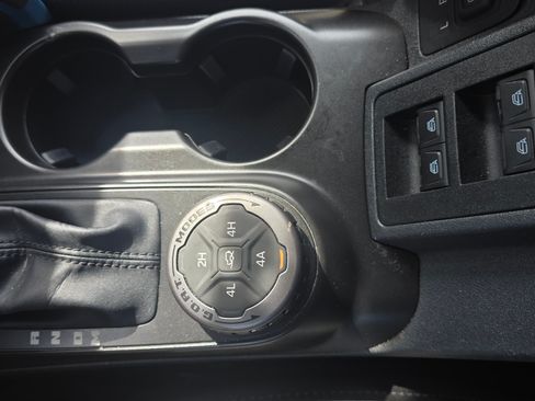 Used 2023 Ford Bronco Wildtrak image 16