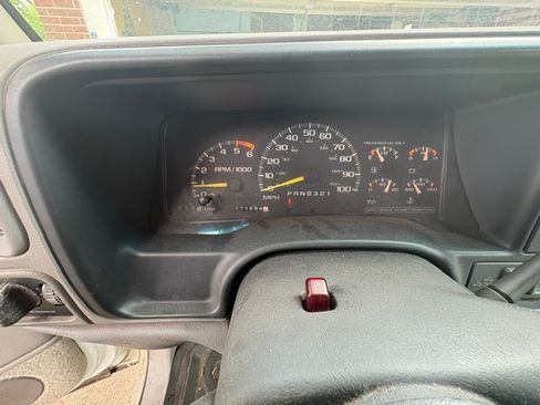 Used 1996 Chevrolet Tahoe 4WD 2-Door image 16