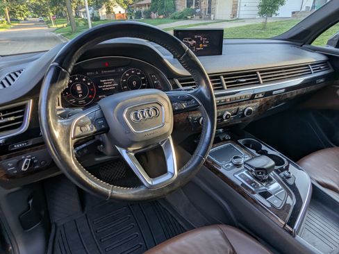Used 2017 Audi Q7 3.0T Premium Plus image 8