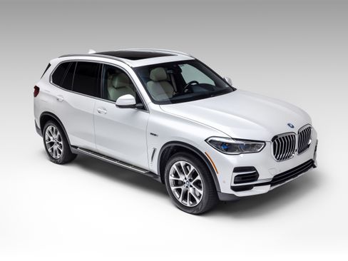 Used 2022 BMW X5 xDrive45e w/ Executive Package image 1