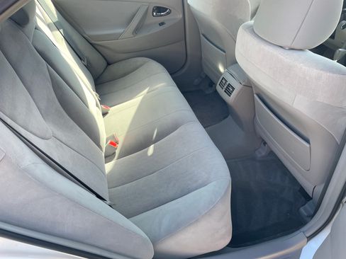 Used 2011 Toyota Camry Hybrid w/ Upgrade Pkg image 13