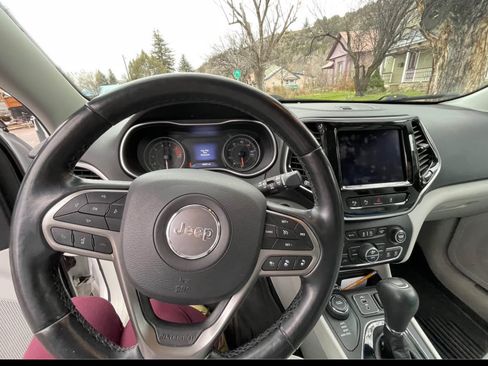 Used 2021 Jeep Cherokee Limited w/ Elite Package image 10