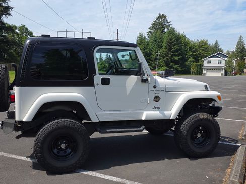 Used 1999 Jeep Wrangler Sahara AWD/4WD image 8