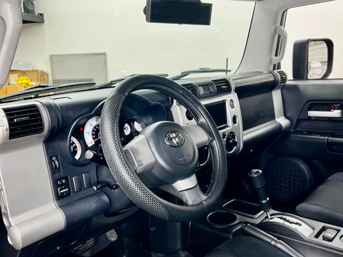 Used 2007 Toyota FJ Cruiser 2WD image 29