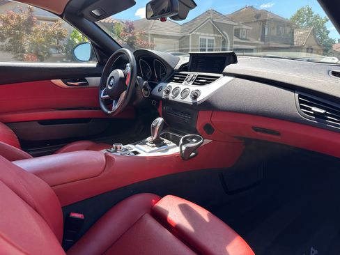 Used 2011 BMW Z4 sDrive35i RWD image 6