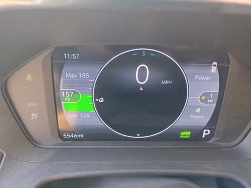 Used 2023 Chevrolet Bolt EUV LT w/ Convenience Package image 8