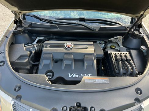 Used 2012 Cadillac SRX Luxury FWD image 16