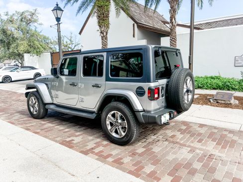 Used 2020 Jeep Wrangler Unlimited Sahara image 4