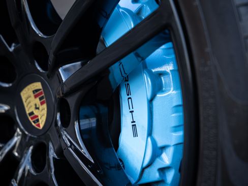 Used 2022 Porsche Cayenne Platinum Edition image 11