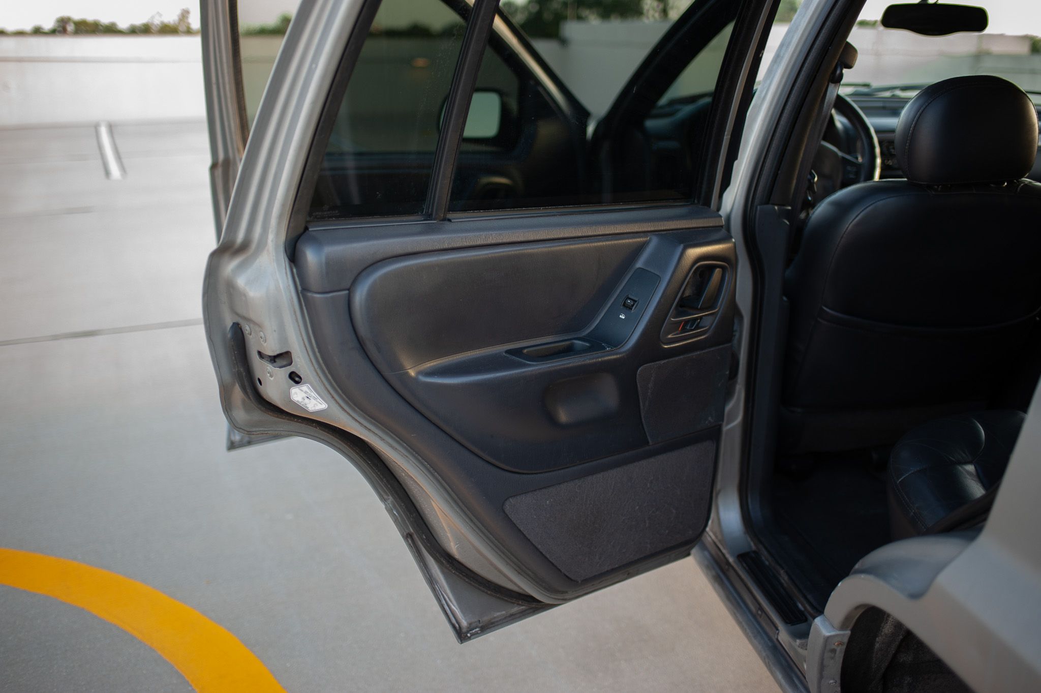 Used 2001 Jeep Grand Cherokee Laredo RWD image 16