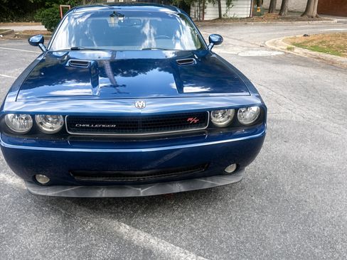 Used 2010 Dodge Challenger R/T RWD image 5