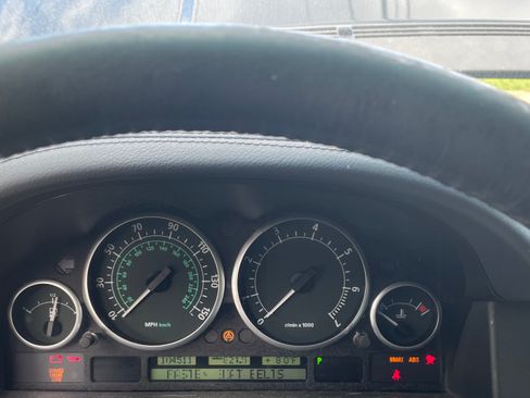 Used 2004 Land Rover Range Rover HSE image 8