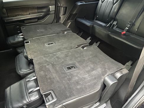 Used 2019 Ford Expedition Limited RWD image 11