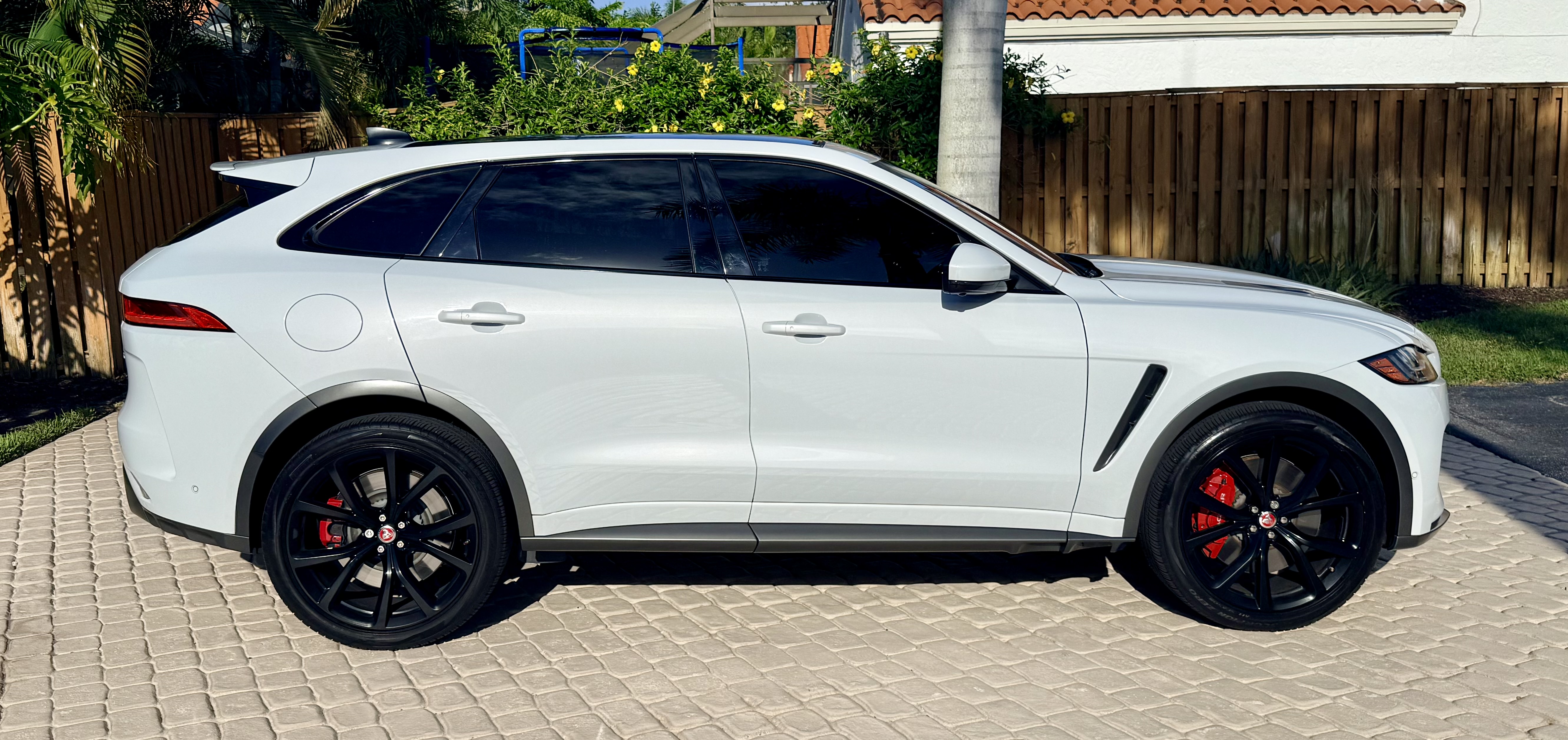 Used 2020 Jaguar F-PACE SVR AWD/4WD image 1
