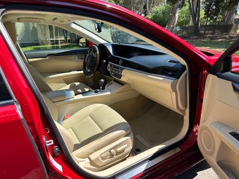 Used 2015 Lexus ES 350 w/ Premium Package FWD image 12