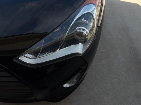 Used 2016 Hyundai Veloster Turbo w/ Option Group 04 image 8