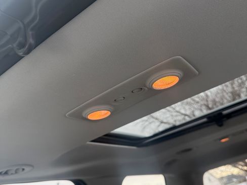 Used 2014 GMC Acadia SLT image 22