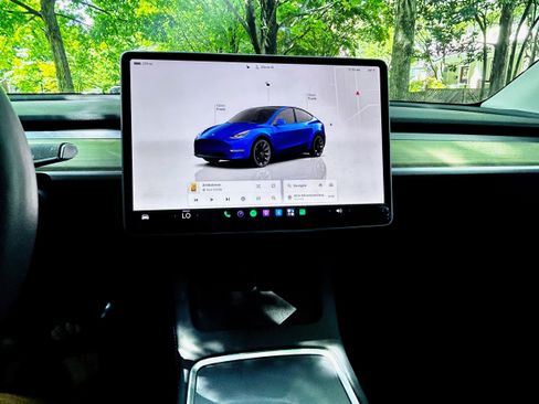 Used 2023 Tesla Model Y Long Range AWD/4WD image 8