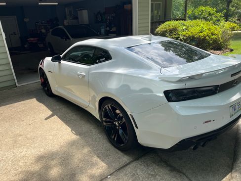 Used 2018 Chevrolet Camaro SS w/ Redline Edition RWD image 8