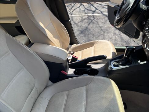 Used 2013 Volkswagen Jetta SE FWD image 9