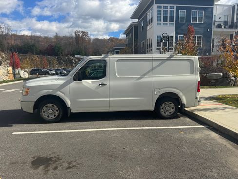Used 2013 Nissan NV 2500 SV image 5