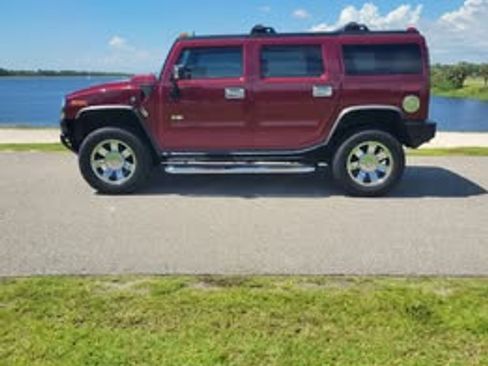 Used 2005 HUMMER H2 w/ Preferred Equipment Group image 1