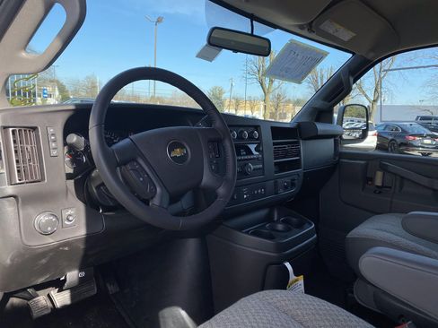 Used 2021 Chevrolet Express 3500 w/ Power Convenience Package image 9