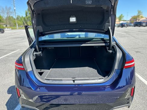 Used 2024 BMW 540i xDrive w/ M Sport Package image 18