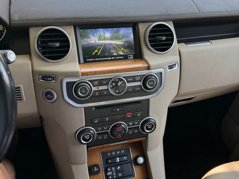 Used 2015 Land Rover LR4 HSE AWD/4WD image 20