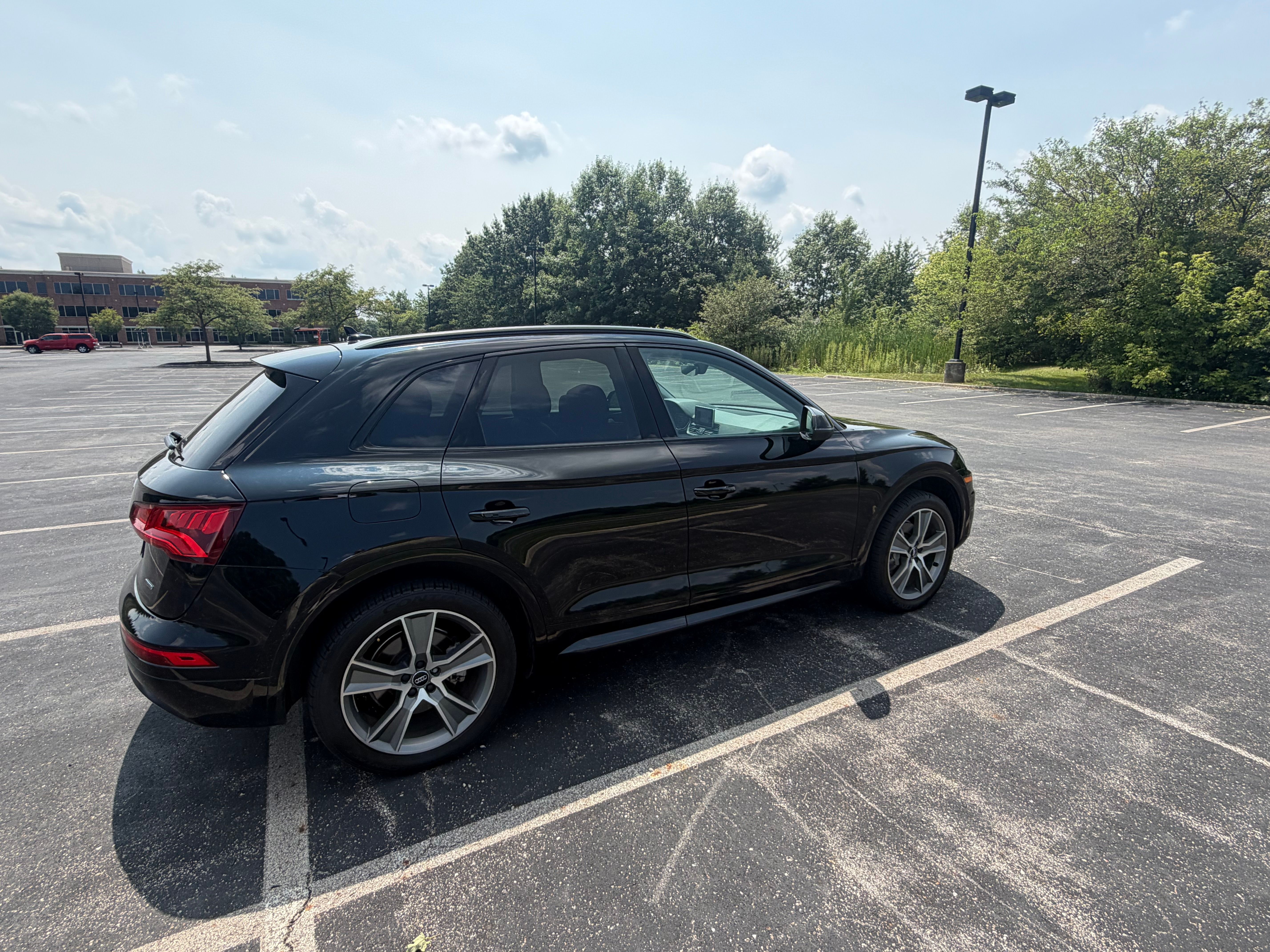 Used 2019 Audi Q5 2.0T Premium Plus w/ Premium Plus Package AWD/4WD image 16