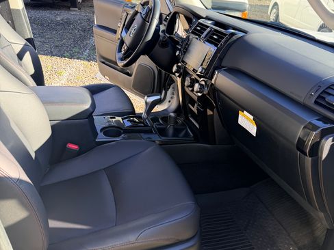 Used 2023 Toyota 4Runner TRD Off-Road Premium image 15